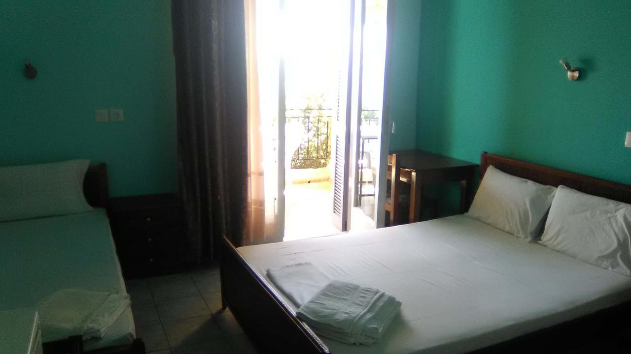 Hotel Victoria 卡拉内拉 外观 照片