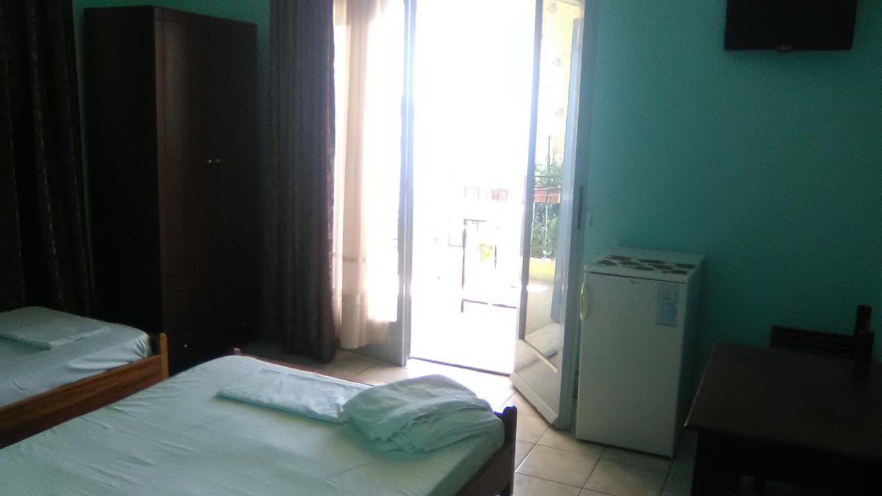 Hotel Victoria 卡拉内拉 外观 照片
