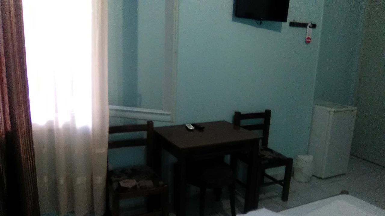 Hotel Victoria 卡拉内拉 外观 照片
